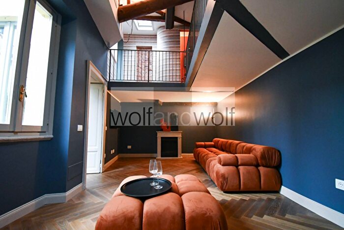 Appartamento trilocale in affitto in Via Medici, Milano