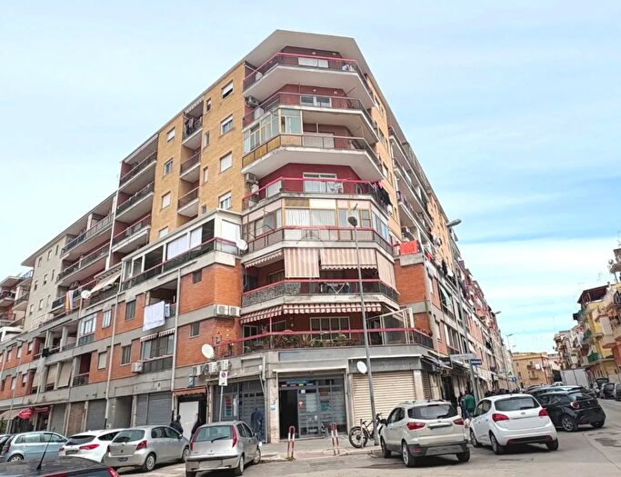 Appartamento trilocale in vendita in Via Luigi Dicuonzo, Barletta