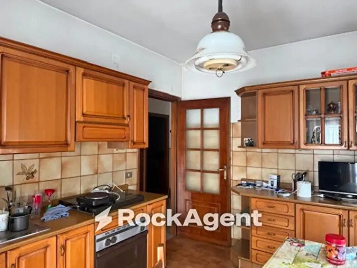 Casa con 6 locali in vendita in Borgo Val Di Taro