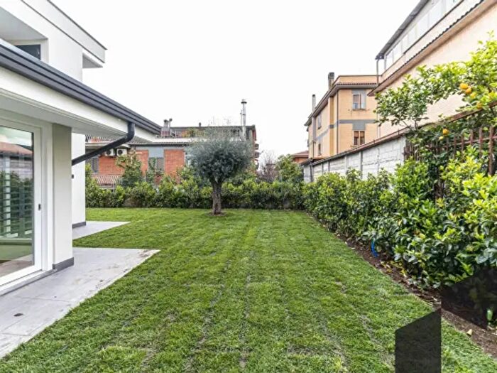 Casa quadrilocale in vendita in Via Pietrapaola, Roma