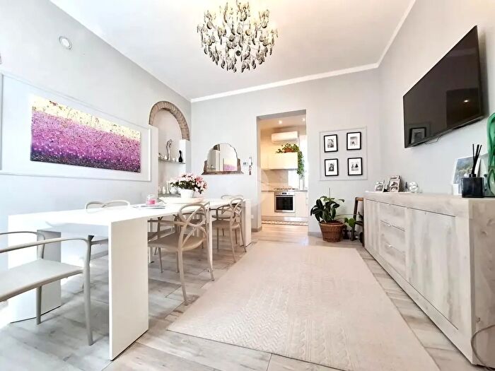 Casa con 5 locali in vendita in Via Ugo Foscolo, Casteggio