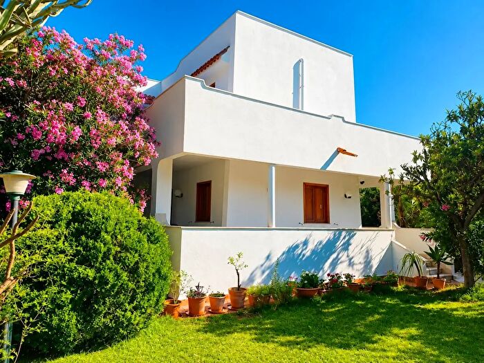 Casa con 6 locali in affitto in Via Pazienza, Palermo
