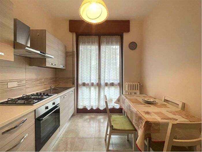 Appartamento trilocale in affitto in Via Giuseppe Massarenti, San Siro, Milano