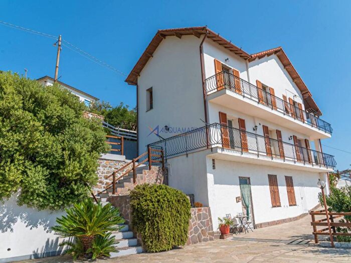 Casa con 6 locali in vendita in Gabriele D'Annunzio, San Bartolomeo, Sanremo
