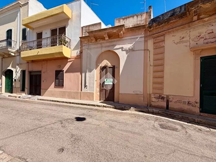 Appartamento quadrilocale in vendita in Via Roma, Sannicola