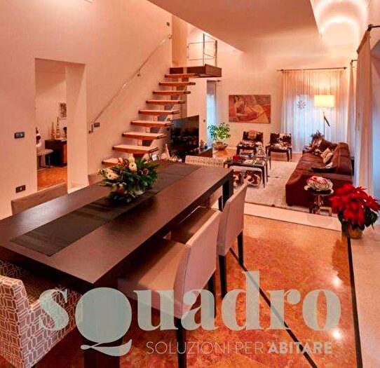 Casa con 6 locali in affitto in Piazza Aurelio Saffi, Centro Storico, Forlì