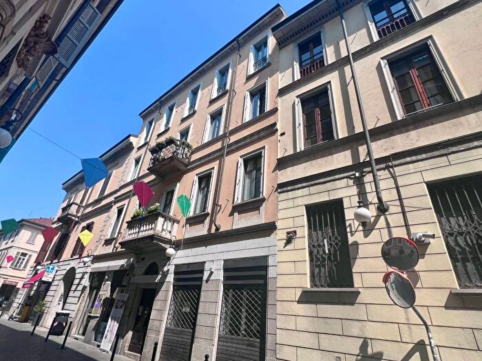 Appartamento trilocale in affitto in Corso Felice Cavallotti, Centro Storico, Novara