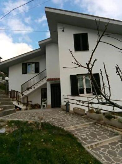 Casa con 6 locali in vendita in Frazione Ripe, Civitella Del Tronto