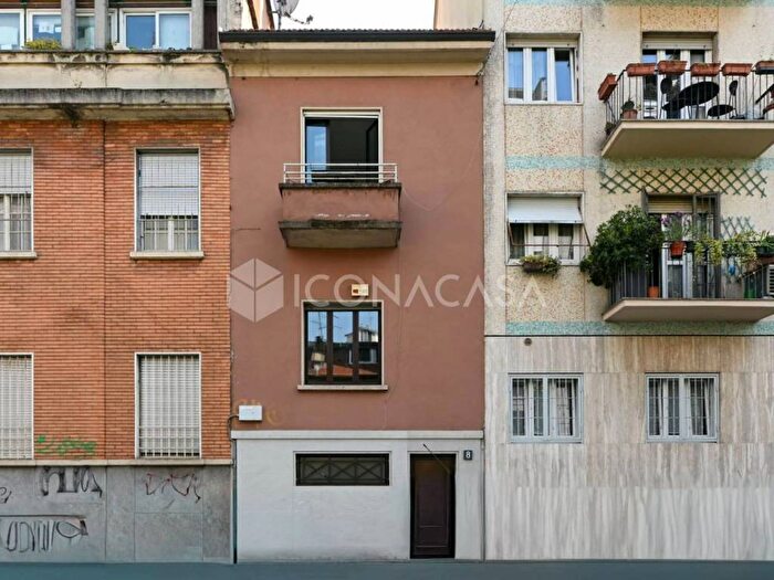 Casa con 6 locali in affitto in Via Luigi Frapolli, Argonne Corsica, Milano