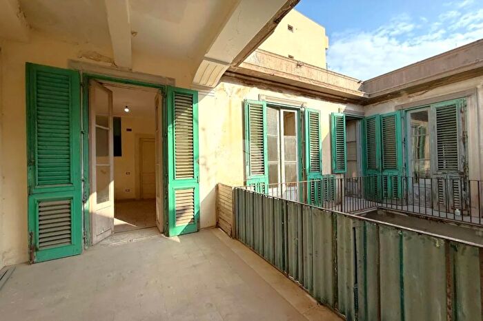 Appartamento con 5 locali in vendita in Via Alessandro Manzoni, Messina