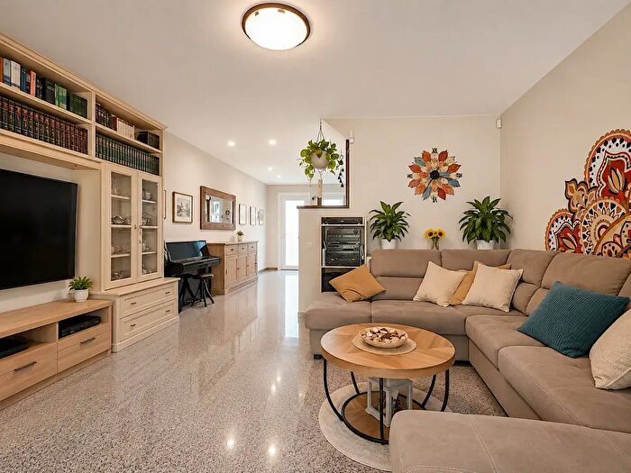Casa con 5 locali in vendita in Via Venezia, Altavilla Vicentina