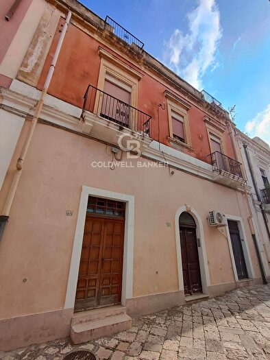 Casa con 6 locali in vendita in Via Bernardo De Royas, Brindisi