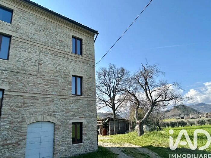 Casa quadrilocale in vendita in Via Volpi, Falerone