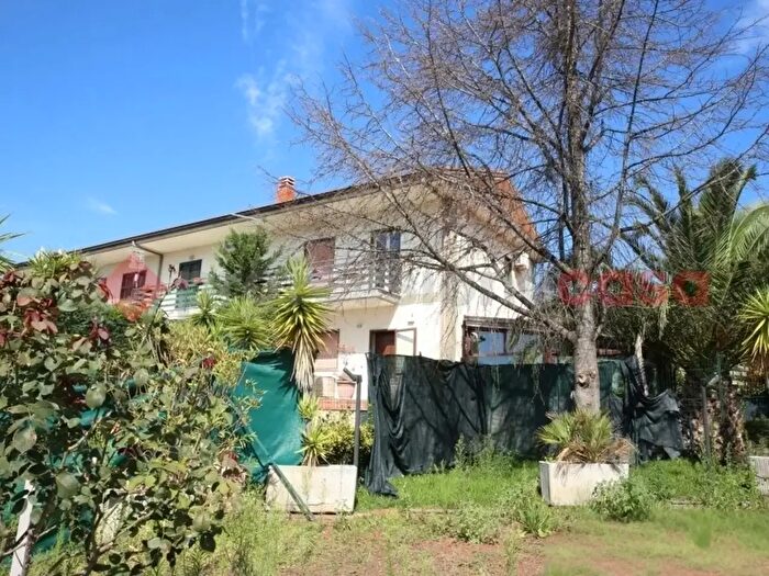 Appartamento trilocale in affitto in Via del Bosco, Mascalucia