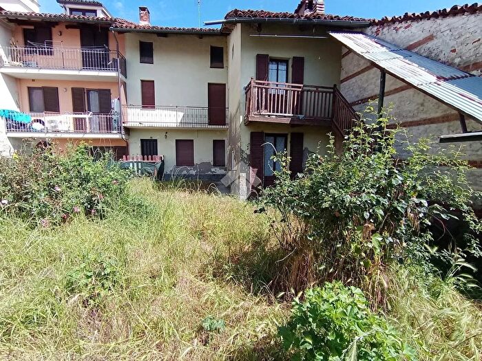 Casa con 7 locali in vendita in Via Torino, Vigone