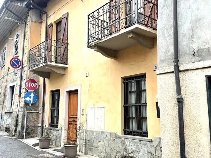 Casa con 7 locali in vendita in Via Oscar Borgesa, Avigliana