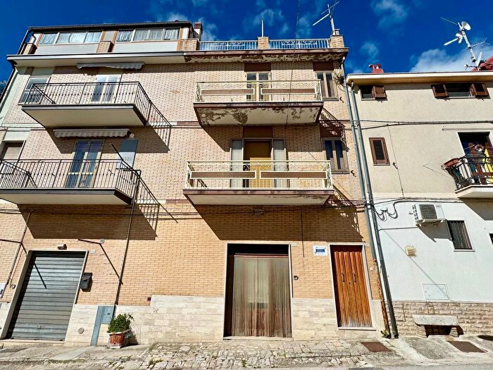 Casa con 5 locali in vendita in Via San Marino, Castelnuovo Della Daunia