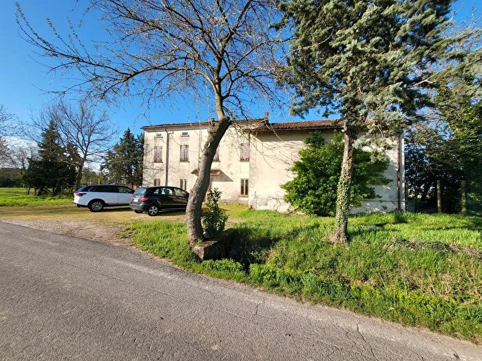 Casa con 7 locali in vendita in Strada Statale Goitese, Goito