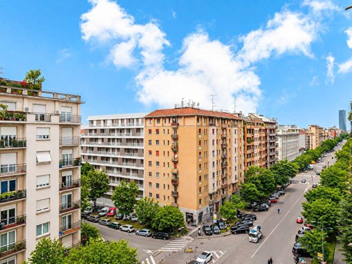 Appartamento trilocale in affitto in Via George Washington, Washington, Milano