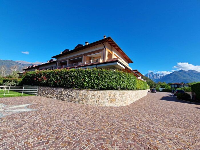 Appartamento quadrilocale in vendita in Via alle Torri, Colico