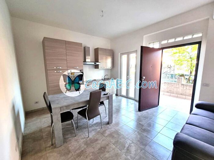 Appartamento trilocale in affitto in Via Monte Bianco, Calcinate