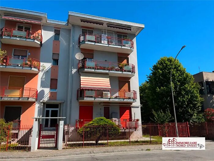 Appartamento trilocale in vendita in Via Milano, Vittuone