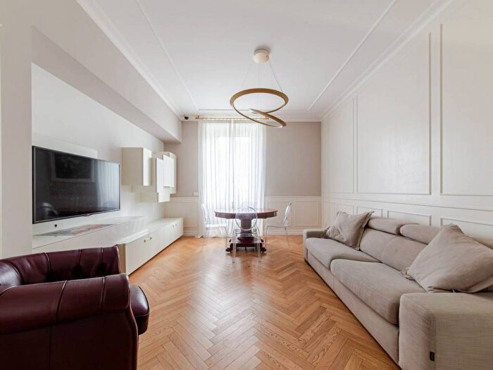 Appartamento trilocale in affitto in Via Bartolomeo Eustachi, Buenos Aires, Milano