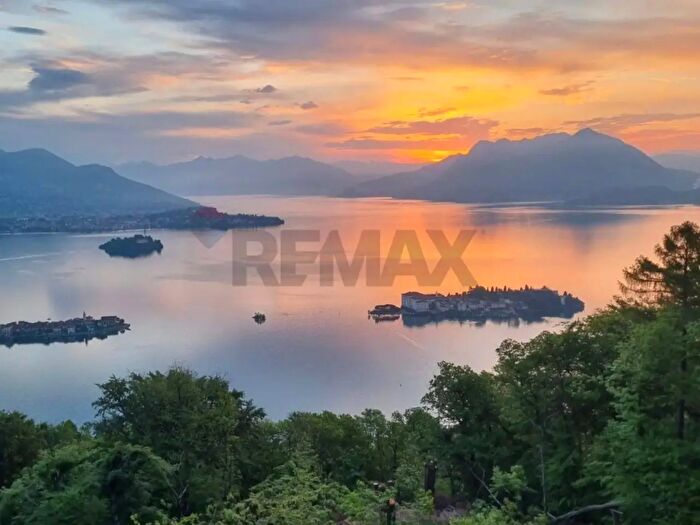 Casa con 10 locali in vendita in Someraro, Stresa