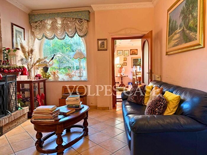 Casa con 6 locali in affitto in Via Colle Calcagno, Appia Sud, Velletri