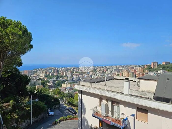 Appartamento quadrilocale in vendita in Via Antonio Cianciullo, Genova