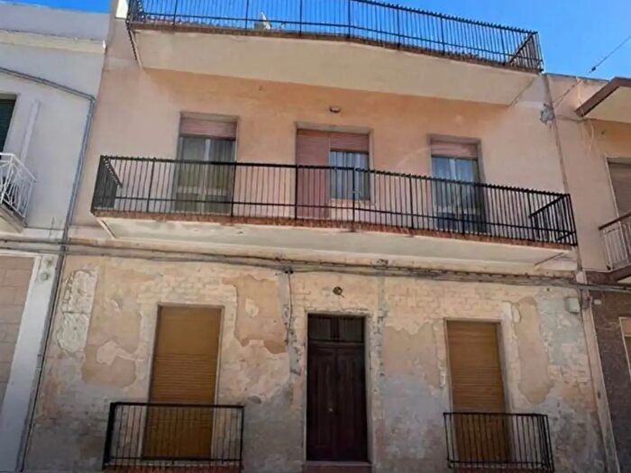 Casa con 11 locali in vendita in Corso Giuseppe Garibaldi, Avola