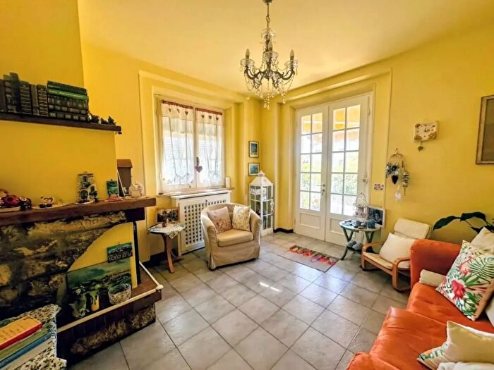 Appartamento con 7 locali in vendita in Barga