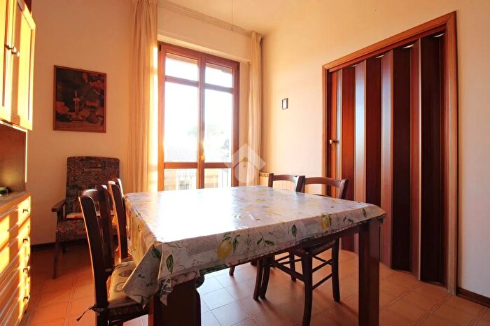 Appartamento con 5 locali in vendita in Via Umberto Ridolfi, Prato