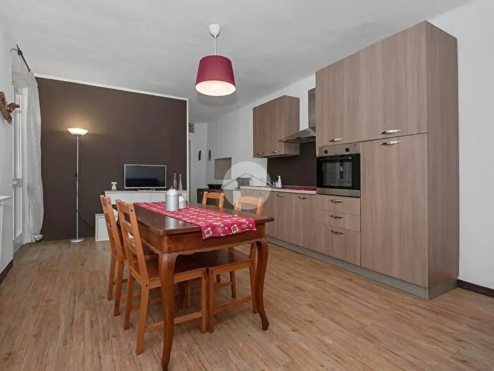 Appartamento trilocale in vendita in Via Pollenzo, Bra