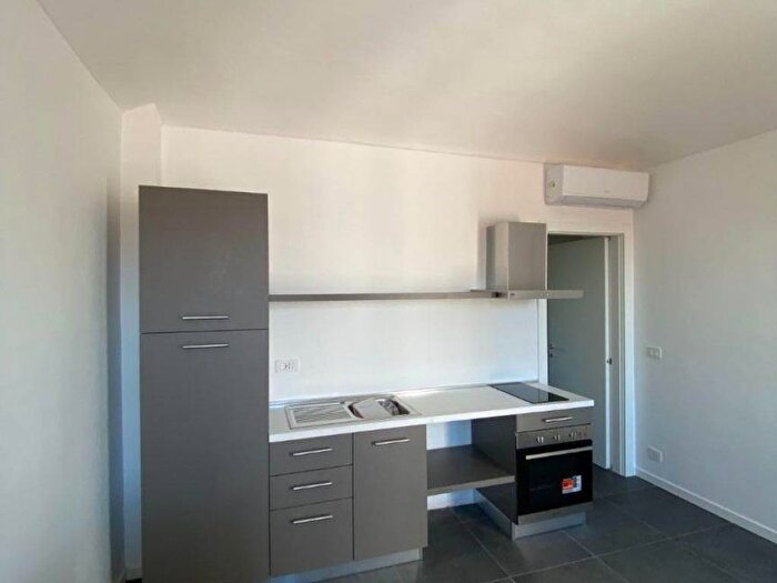 Appartamento bilocale in affitto in Piazza Francesco Crispi, Barriera di Milano, Torino