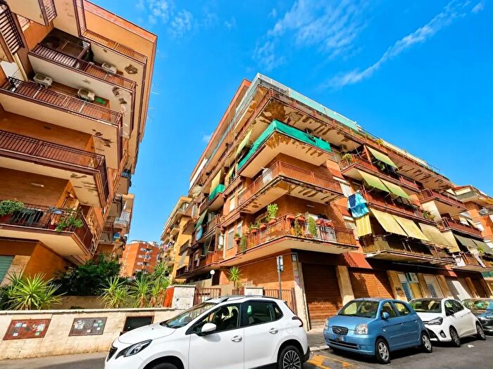 Appartamento in vendita in Via Antonio Forni, Roma