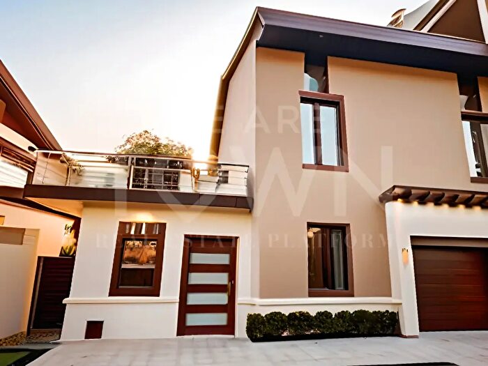 Casa con 7 locali in vendita in Via Vittorio Veneto, Bonate Sotto