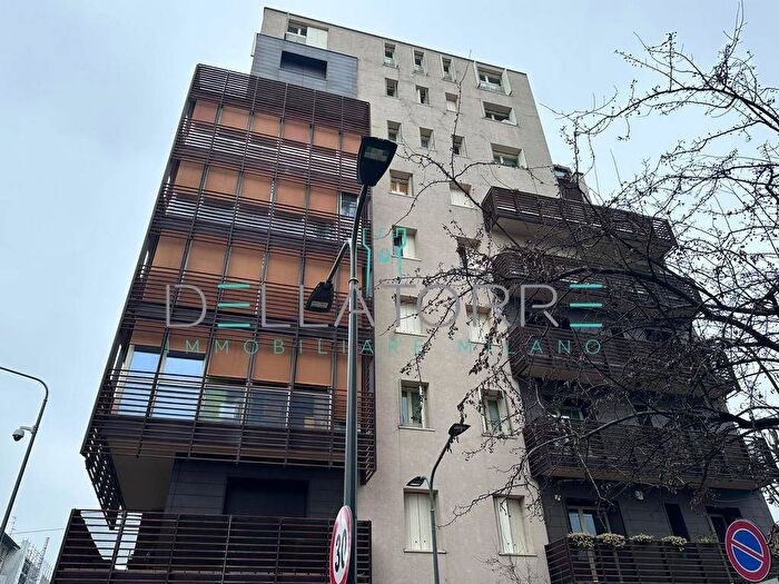 Appartamento trilocale in affitto in Via Terenzio, Plebisciti Susa, Milano