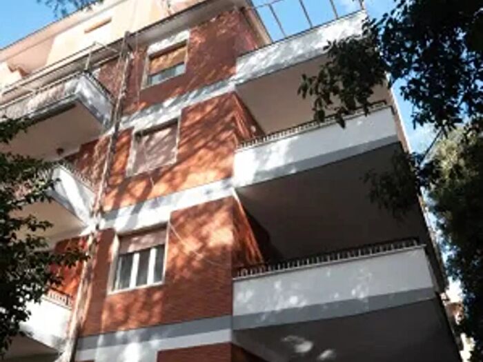 Appartamento quadrilocale in vendita in Via Ludovico De Filippi, Roma