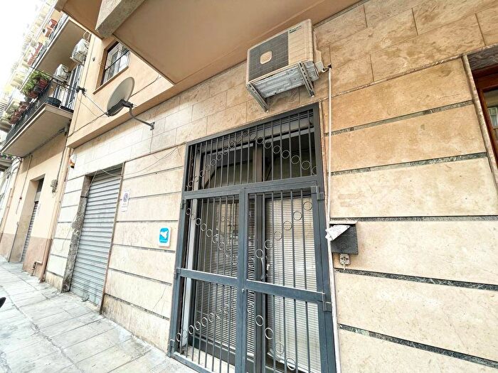 Appartamento bilocale in affitto in Via Principe di Granatelli, Roma Cavour, Palermo