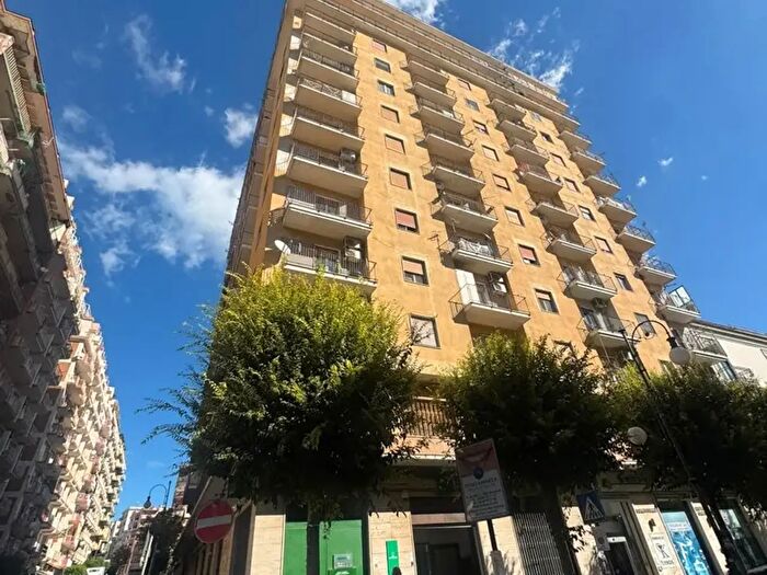 Appartamento quadrilocale in vendita in Via dei Mille, Torre Annunziata