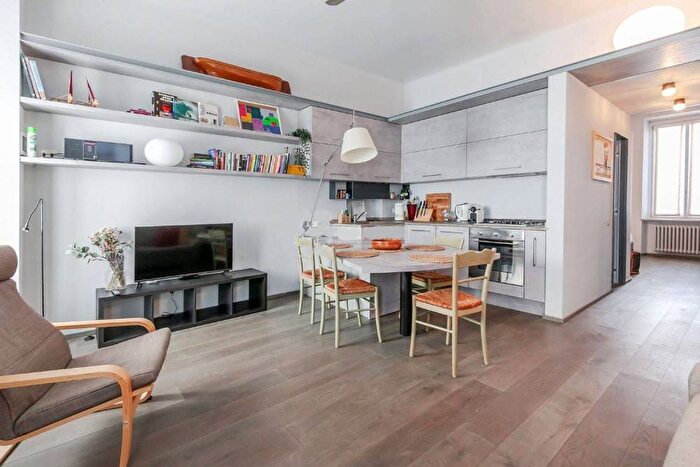 Appartamento bilocale in affitto in Via Savona, Solari, Milano