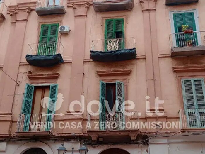 Appartamento trilocale in vendita in Via Anfiteatro, Taranto