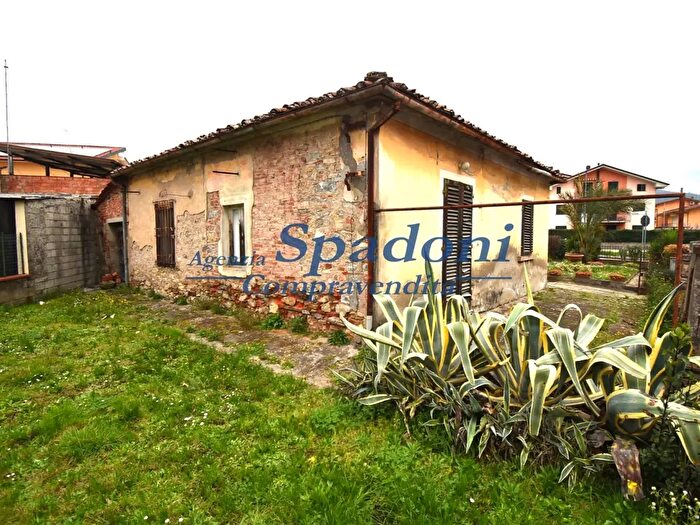 Casa con 6 locali in vendita in Monsummano Terme