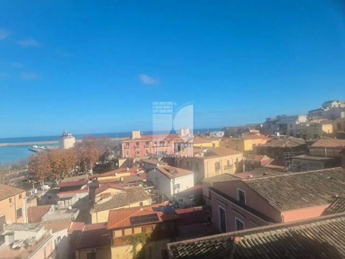 Appartamento bilocale in vendita in Piazza Umberto I, Crotone