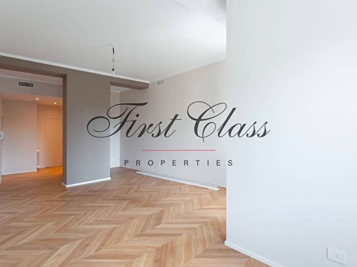 Appartamento trilocale in affitto in Viale Angelo Filippetti, Quadronno Crocetta, Milano