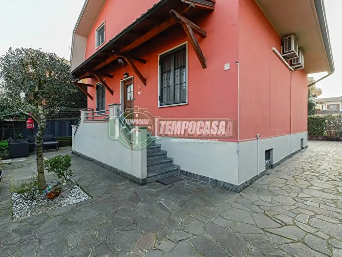 Casa con 5 locali in vendita in Via Guglielmo Marconi, Rodano