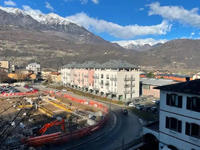 Appartamento trilocale in vendita in Via Ambrogio Caccia Domignoni, Morbegno