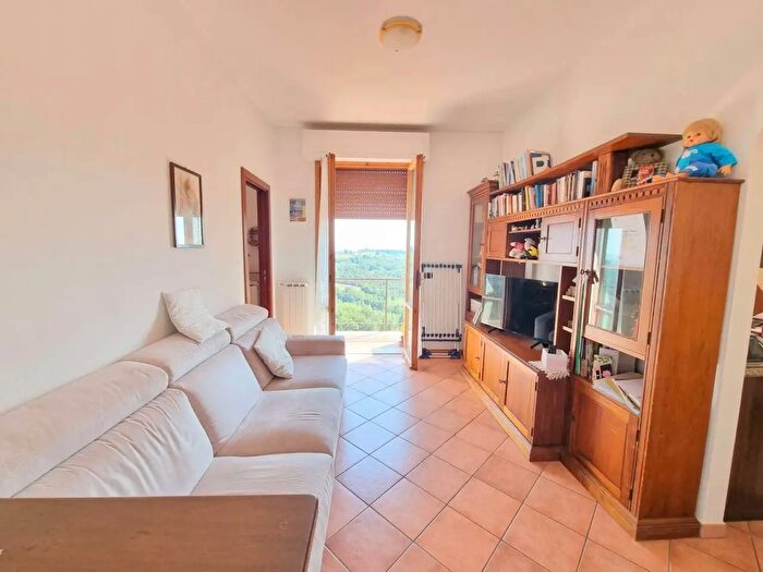 Appartamento con 5 locali in vendita in Viale Giacomo Matteotti, Montespertoli