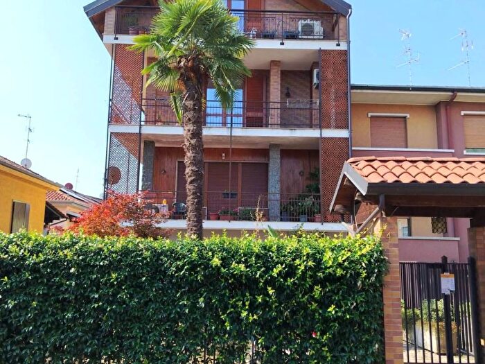 Appartamento bilocale in affitto in Via Valentini, Centro, Limbiate